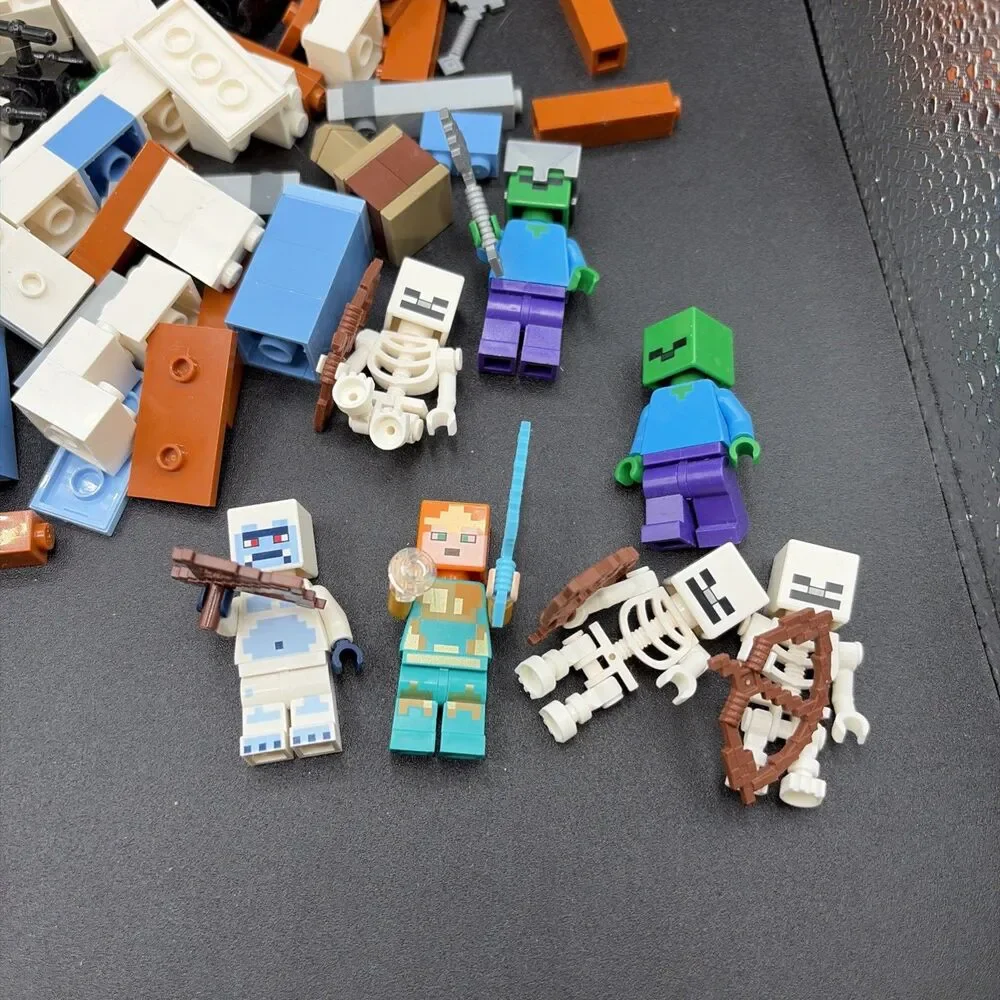 Lego Minecraft The Ice Castle - Set #21186 - 99% Complete